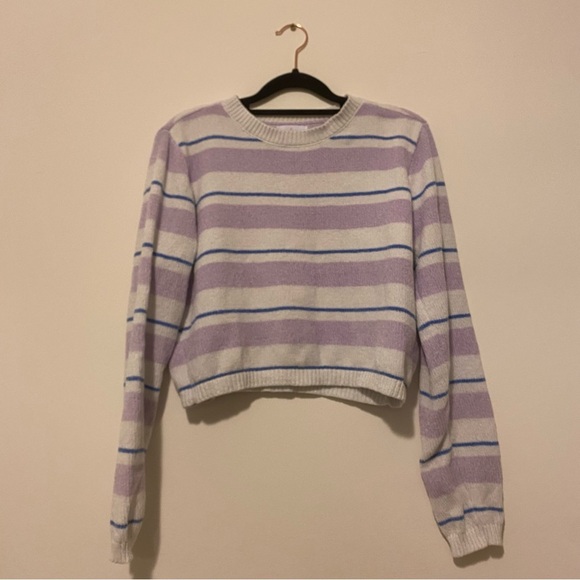 Colsie Women’s Medium Cropped Stripped Sweater - Picture 6 of 11